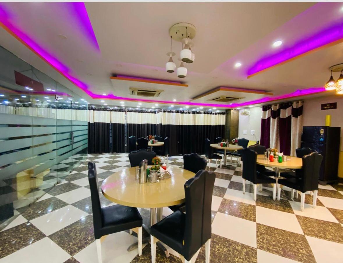 Basant Vihar International Hotel คยา ภายนอก รูปภาพ